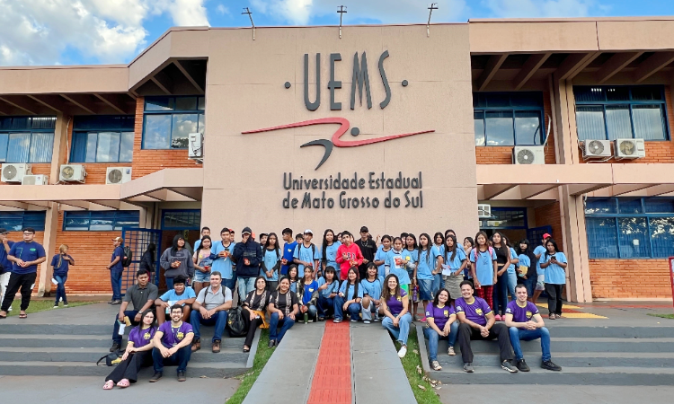 "UEMS PRA VOCÊ" recebe visita de alunos de escolas estaduais e municipais em Dourados
