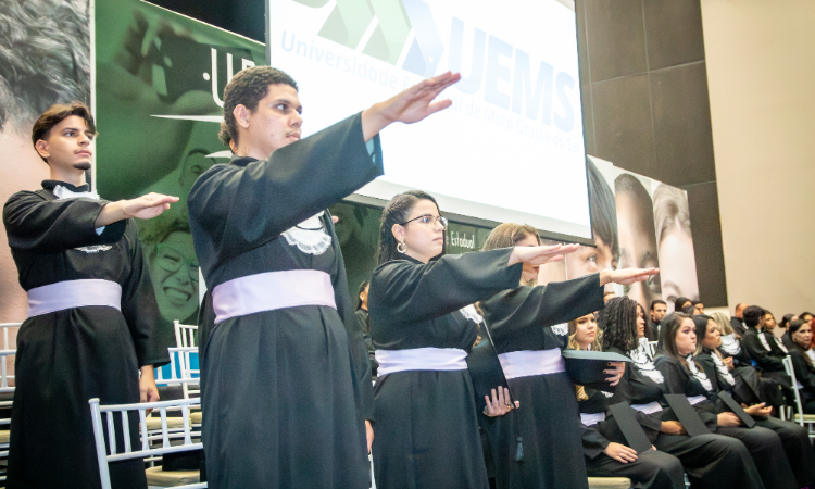 Colação de Grau das Turmas de Dança (Licenciatura); Geografia (Bacharelado); Geografia (Licenciatura); Pedagogia; Teatro (Licenciatura) e Turismo