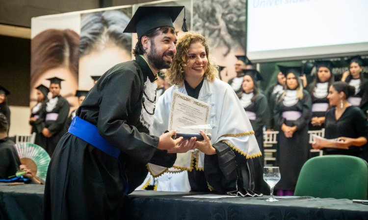 Colação de Grau das Turmas de Dança (Licenciatura); Geografia (Bacharelado); Geografia (Licenciatura); Pedagogia; Teatro (Licenciatura) e Turismo
