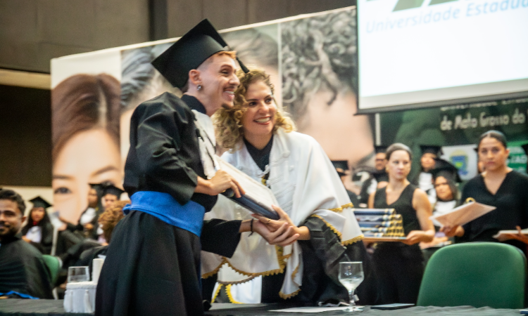 Colação de Grau das Turmas de Dança (Licenciatura); Geografia (Bacharelado); Geografia (Licenciatura); Pedagogia; Teatro (Licenciatura) e Turismo