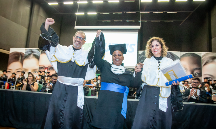 Colação de Grau das Turmas de Dança (Licenciatura); Geografia (Bacharelado); Geografia (Licenciatura); Pedagogia; Teatro (Licenciatura) e Turismo