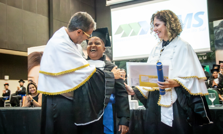 Colação de Grau das Turmas de Dança (Licenciatura); Geografia (Bacharelado); Geografia (Licenciatura); Pedagogia; Teatro (Licenciatura) e Turismo