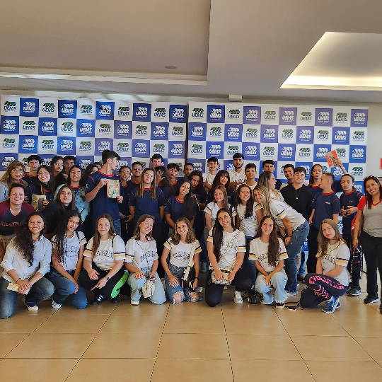 UEMS/Campo Grande recebe visita técnica de alunos do ensino médio de escola de Goiás