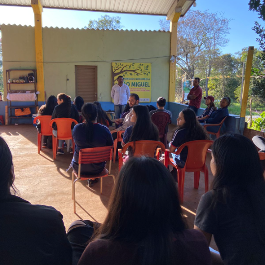 Acadêmicos de Pedagogia da UEMS/Maracaju visitam o quilombo São Miguel