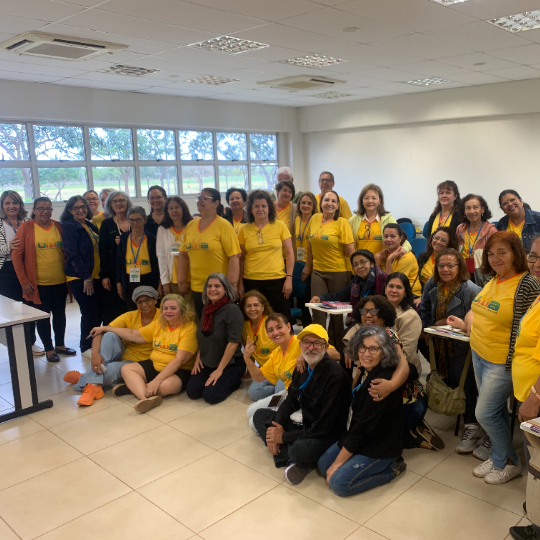 No Agosto Lilás, alunos da UMA assistem a palestra sobre direitos da mulher idosa