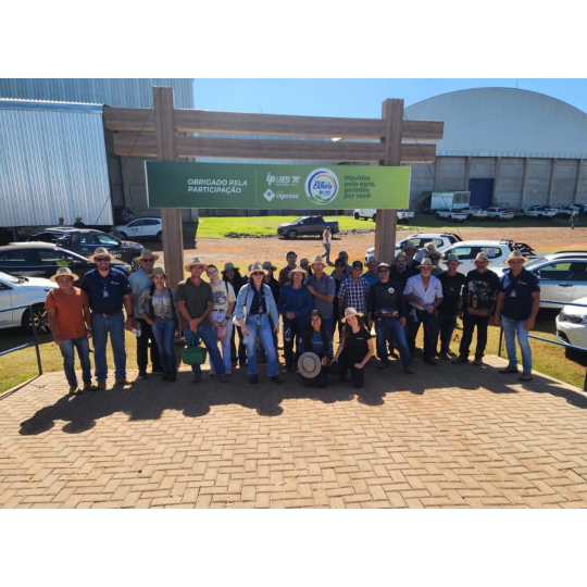 UEMS/Mundo Novo: Curso de Agronomia participa de Dia de Campo no Paraná
