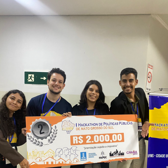 Acadêmico de Direito da UEMS integra equipe premiada em Hackathon Estadual de Políticas Públicas